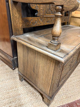 Load image into Gallery viewer, Carved Oak Settle