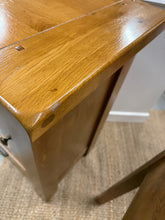 Load image into Gallery viewer, Solid Oak Unit