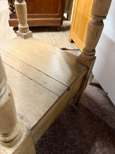 Load image into Gallery viewer, Victorian Pine Washstand