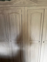 Load image into Gallery viewer, Quadruple Wardrobe