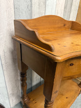 Load image into Gallery viewer, Pine Washstand