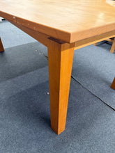 Load image into Gallery viewer, Extendable Dining Table