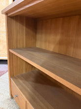Load image into Gallery viewer, Oak Bookcase