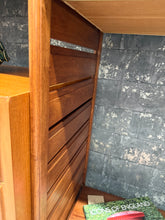 Load image into Gallery viewer, Ladderax Unit