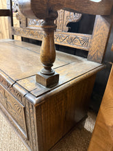 Load image into Gallery viewer, Carved Oak Settle