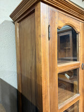 Load image into Gallery viewer, Hardwood Display Unit