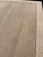Load image into Gallery viewer, Extendable Oak Table