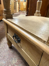 Load image into Gallery viewer, Victorian Pine Washstand