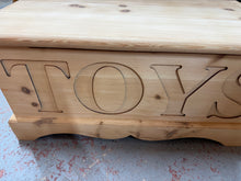 Load image into Gallery viewer, Stripped Blanket Box