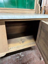 Load image into Gallery viewer, Stripped Washstand