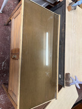 Load image into Gallery viewer, Stripped Mahogany Washstand