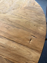 Load image into Gallery viewer, Large Oval Table