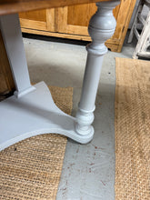 Load image into Gallery viewer, Hall Table / Washstand