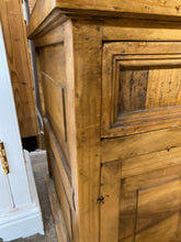 Load image into Gallery viewer, Rustic Dresser