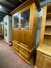Load image into Gallery viewer, Solid Pine Wardrobe