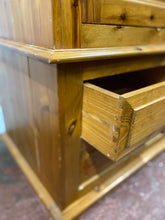 Load image into Gallery viewer, Solid Pine Wardrobe