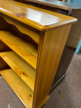 Load image into Gallery viewer, Pine Bookcase
