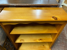 Load image into Gallery viewer, Pine Bookcase