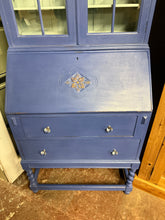 Load image into Gallery viewer, Bookcase / Dresser