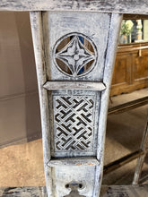 Load image into Gallery viewer, White Washed Carver