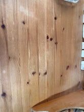 Load image into Gallery viewer, Pine Washstand