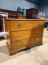 Load image into Gallery viewer, Chest Of Drawers