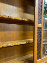 Load image into Gallery viewer, Oak Dresser