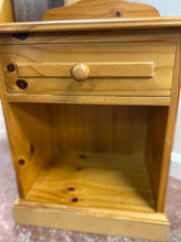 Load image into Gallery viewer, Pine Bedside