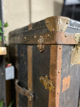 Load image into Gallery viewer, Old Travelling Case