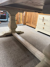 Load image into Gallery viewer, Pine White Washed Table
