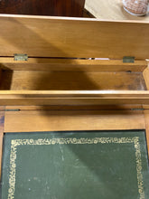 Load image into Gallery viewer, Davenport Bureau