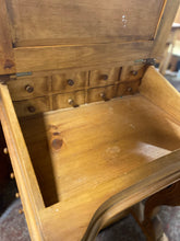 Load image into Gallery viewer, Davenport Bureau