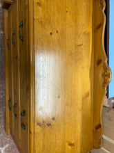 Load image into Gallery viewer, Pine Chest Of Drawers