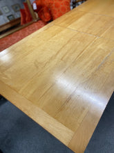 Load image into Gallery viewer, Extendable Dining Table