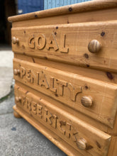 Load image into Gallery viewer, Solid Pine Drawers