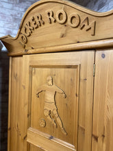 Load image into Gallery viewer, Solid Pine Wardrobe