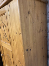 Load image into Gallery viewer, Solid Pine Wardrobe