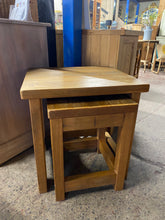 Load image into Gallery viewer, Oak Nest Of Tables