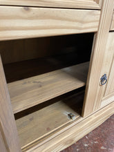 Load image into Gallery viewer, Pine Sideboard