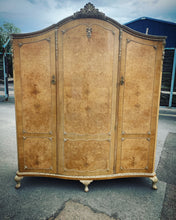 Load image into Gallery viewer, French Style Compactum