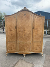 Load image into Gallery viewer, French Style Compactum