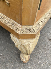 Load image into Gallery viewer, French Style Compactum