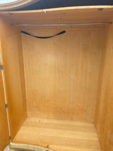 Load image into Gallery viewer, French Style Compactum