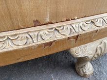 Load image into Gallery viewer, French Style Compactum