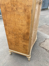 Load image into Gallery viewer, French Style Compactum