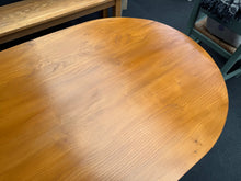 Load image into Gallery viewer, Solid Pine Oval Table
