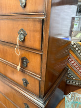 Load image into Gallery viewer, Chest On Chest
