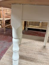 Load image into Gallery viewer, Country Pine Dining Table

