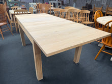 Load image into Gallery viewer, Oak Extendable Table
