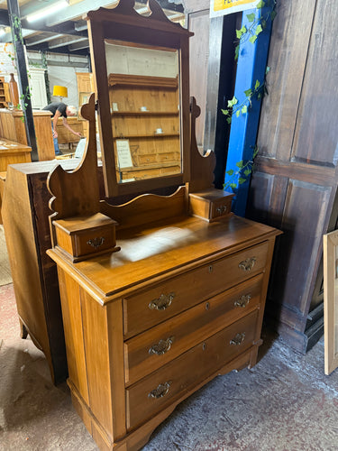 This beautiful satinwood vanity unit is sturdy and well-maintained. While it shows some signs of use, the marks are minor and do not detract from its charm. It features three spacious dovetail jointed drawers plus two smaller drawers beside the mirror, offering plenty of storage.

Overall Dimensions

91cm wide x 42cm deep x 165cm to the top of the mirror

DELIVERY AVAILABLE      

For our other items see our website https://fossewayfurniture.co.uk

collection from our shop at cv36, our collection zone at bs